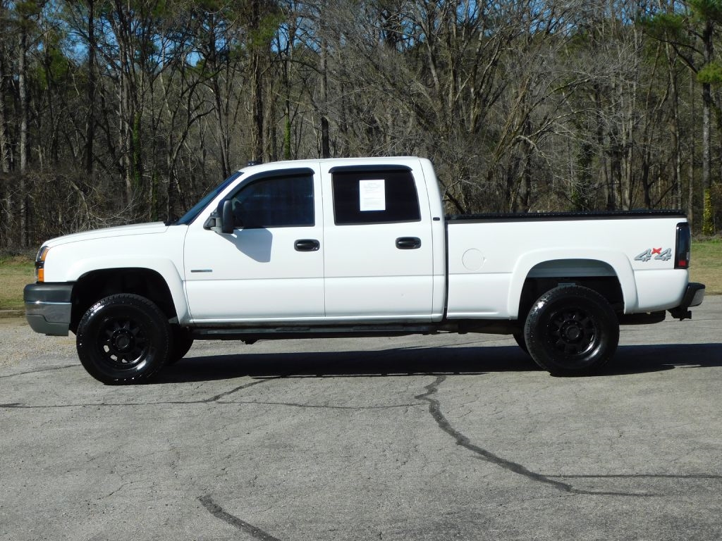 Chevrolet Silverado 2500HD LT Crew Cab Long Bed 4WD 2004