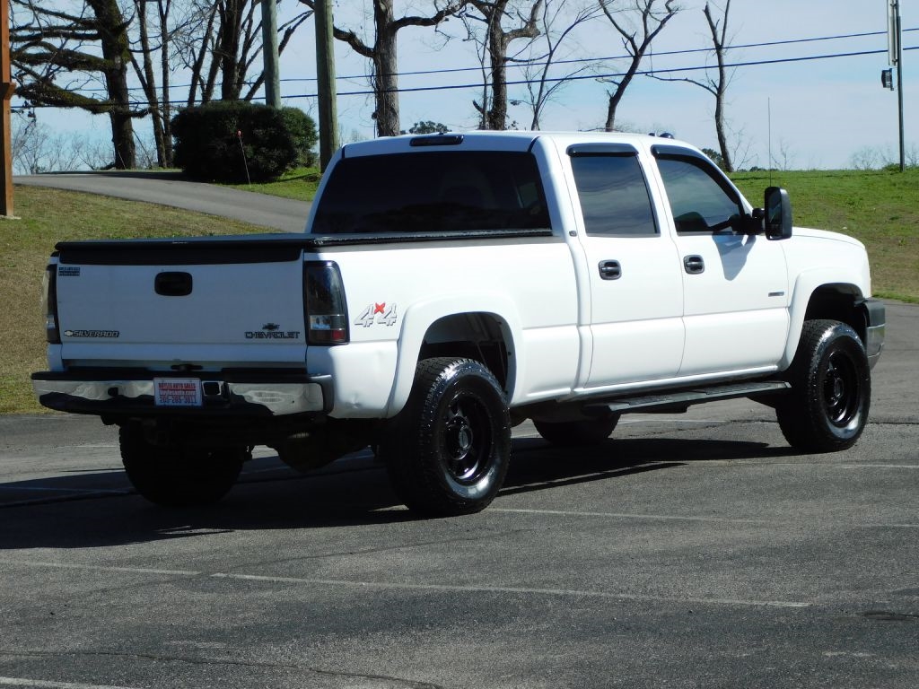 Chevrolet Silverado 2500HD LT Crew Cab Long Bed 4WD 2004