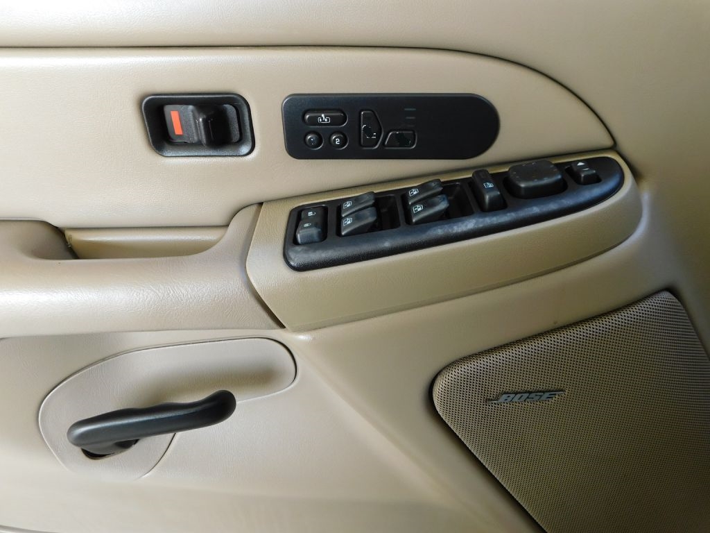 Chevrolet Silverado 2500HD LT Crew Cab Long Bed 4WD 2004