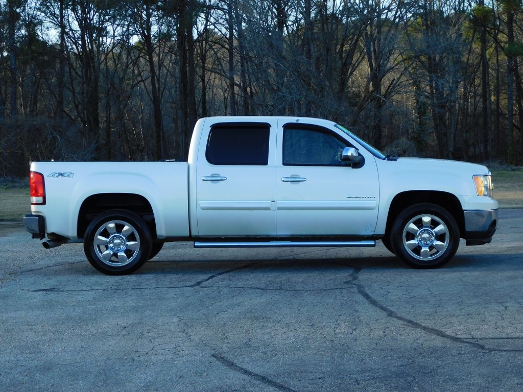 GMC Sierra 1500 SLT Crew Cab 4WD 2011