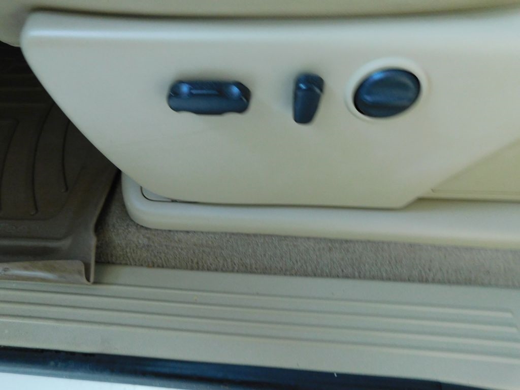 GMC Sierra 1500 SLT Crew Cab 4WD 2011