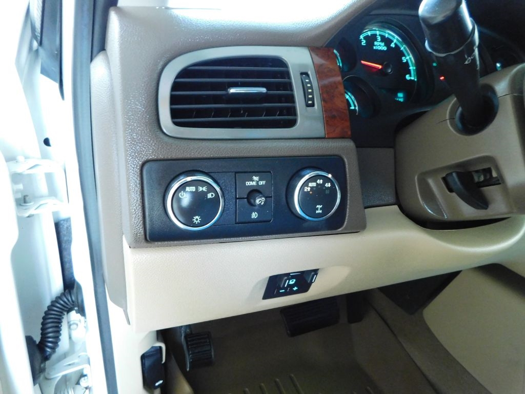 GMC Sierra 1500 SLT Crew Cab 4WD 2011