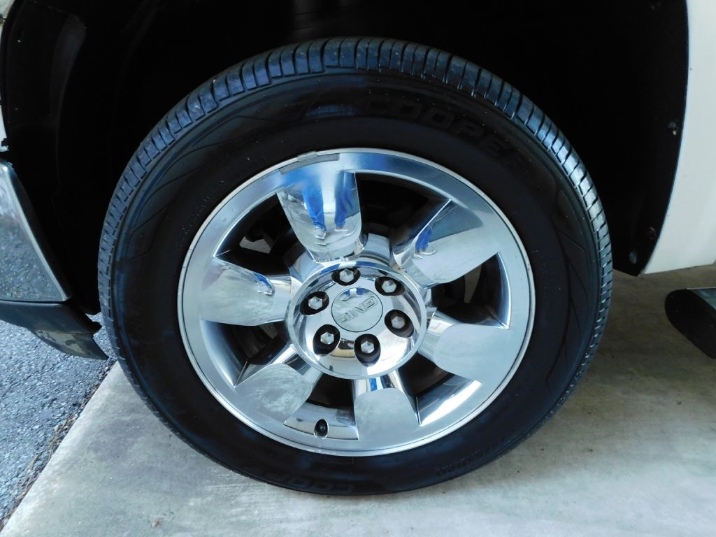 GMC Sierra 1500 SLT Crew Cab 4WD 2011