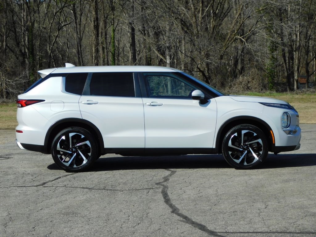 Mitsubishi Outlander SE 2022