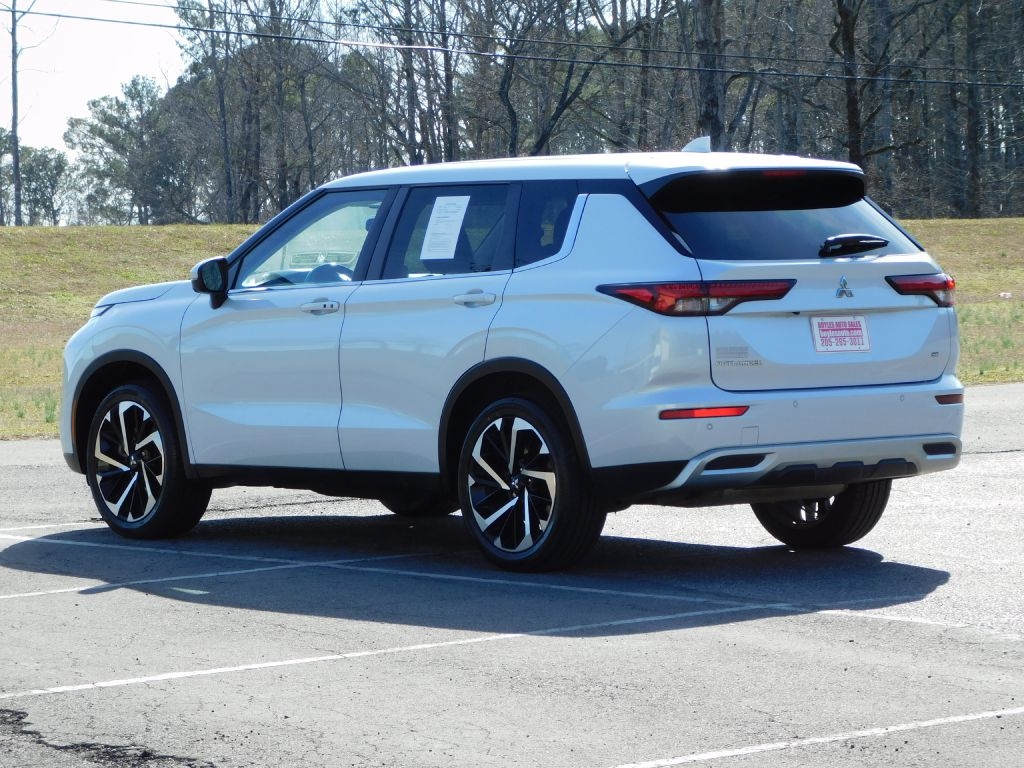 Mitsubishi Outlander SE 2022