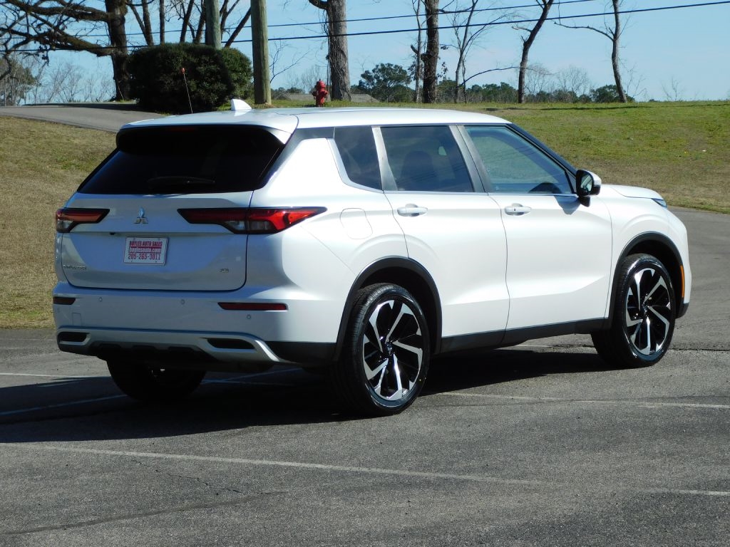 Mitsubishi Outlander SE 2022