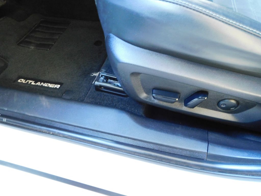 Mitsubishi Outlander SE 2022