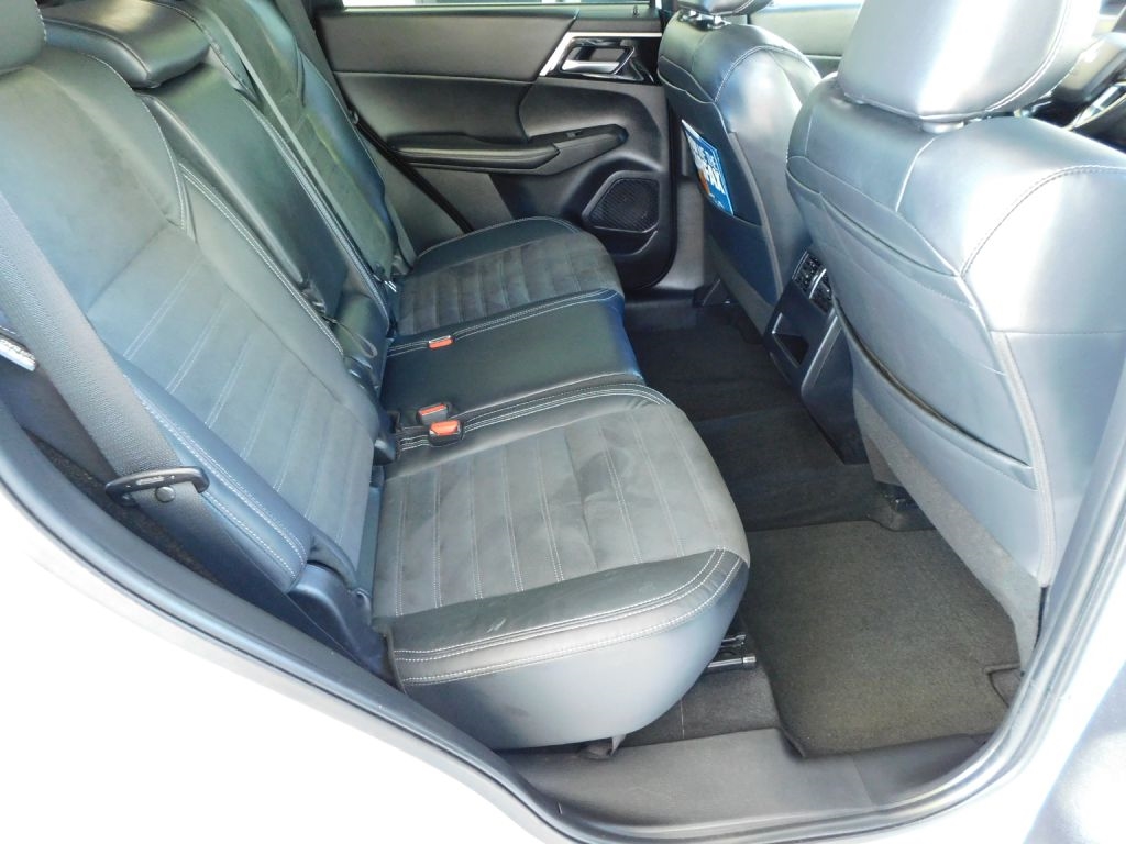 Mitsubishi Outlander SE 2022