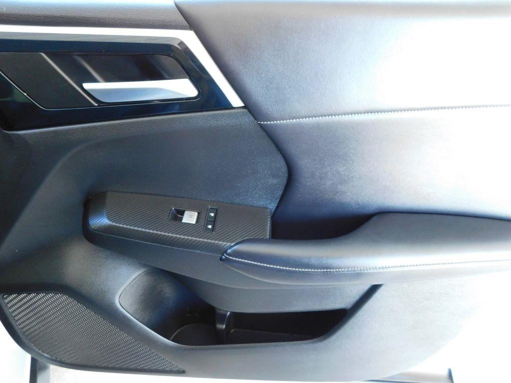 Mitsubishi Outlander SE 2022