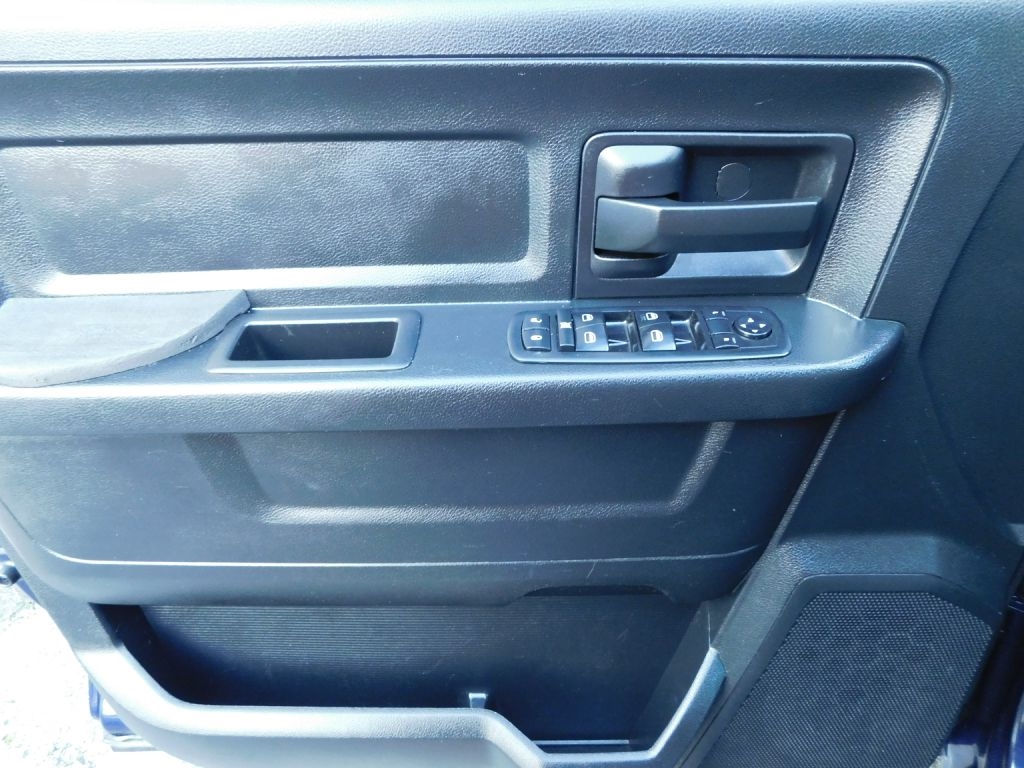 RAM 1500 Tradesman Quad Cab 4WD 2014