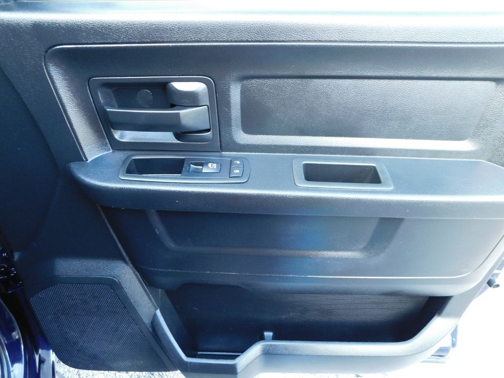 RAM 1500 Tradesman Quad Cab 4WD 2014