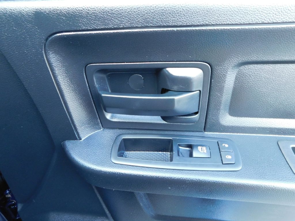 RAM 1500 Tradesman Quad Cab 4WD 2014