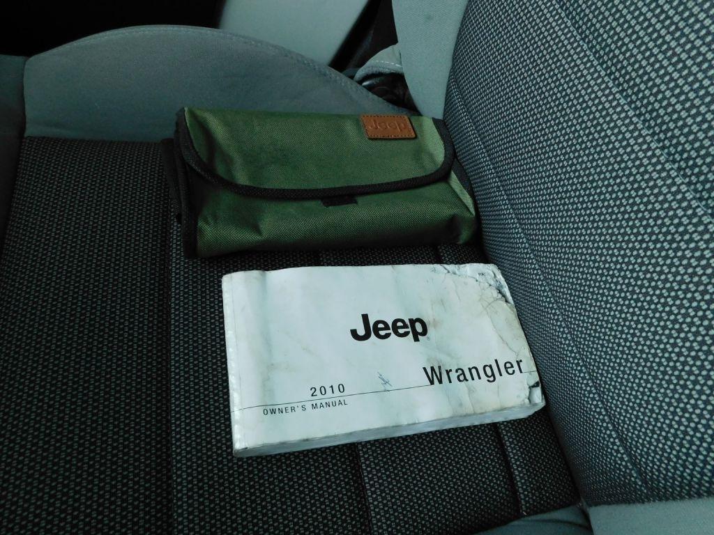 Jeep Wrangler Sport 4WD 2010