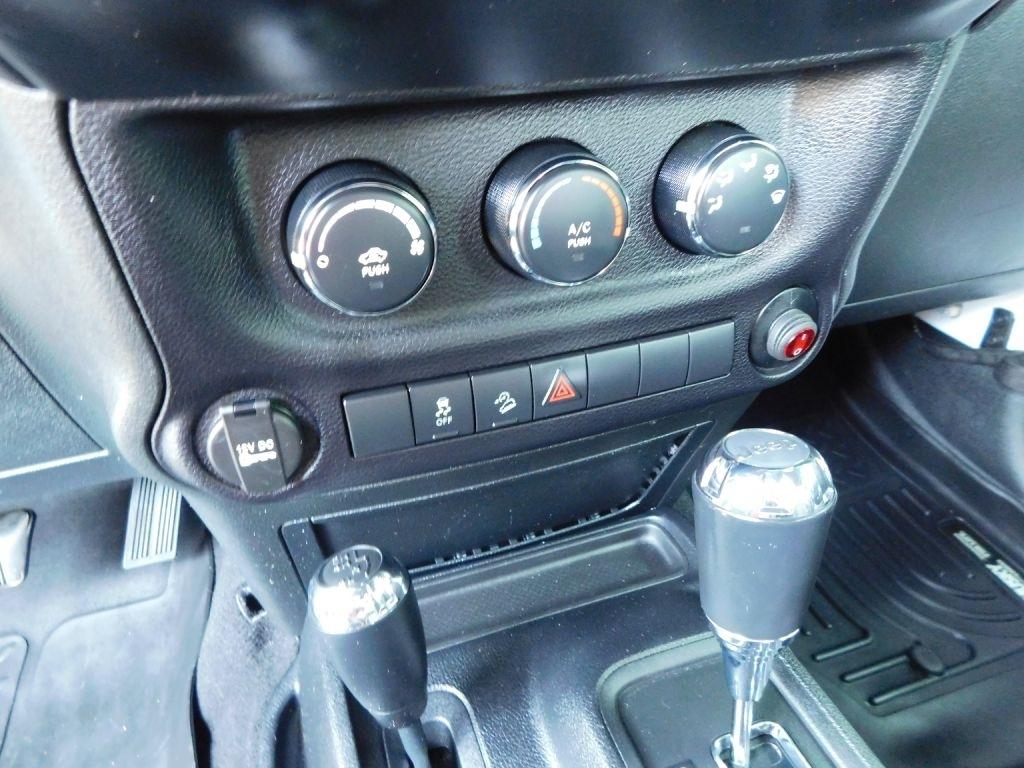 Jeep Wrangler Unlimited Sport 4WD 2015