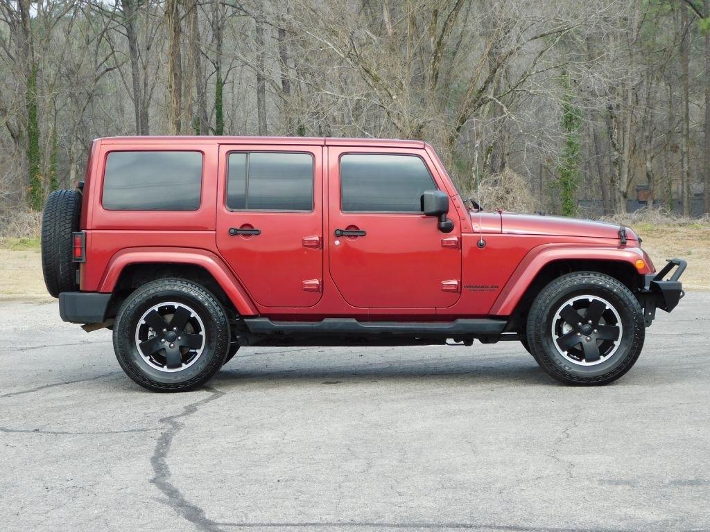 Jeep Wrangler Unlimited Sahara 4WD 2012