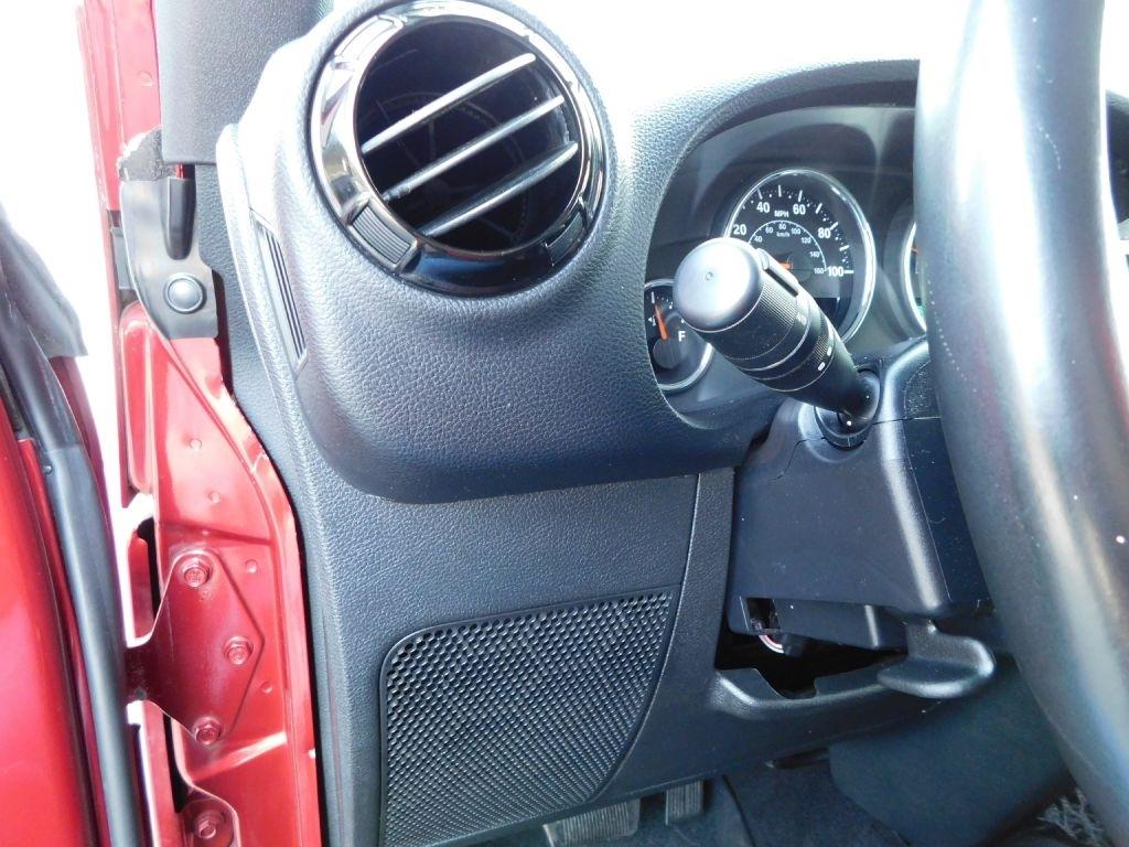 Jeep Wrangler Unlimited Sahara 4WD 2012