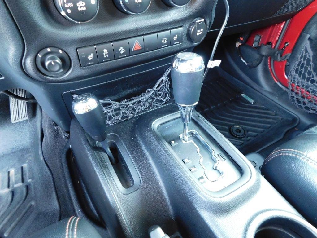 Jeep Wrangler Unlimited Sahara 4WD 2012