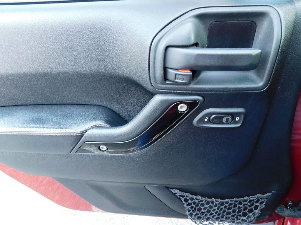 Jeep Wrangler Unlimited Sahara 4WD 2012