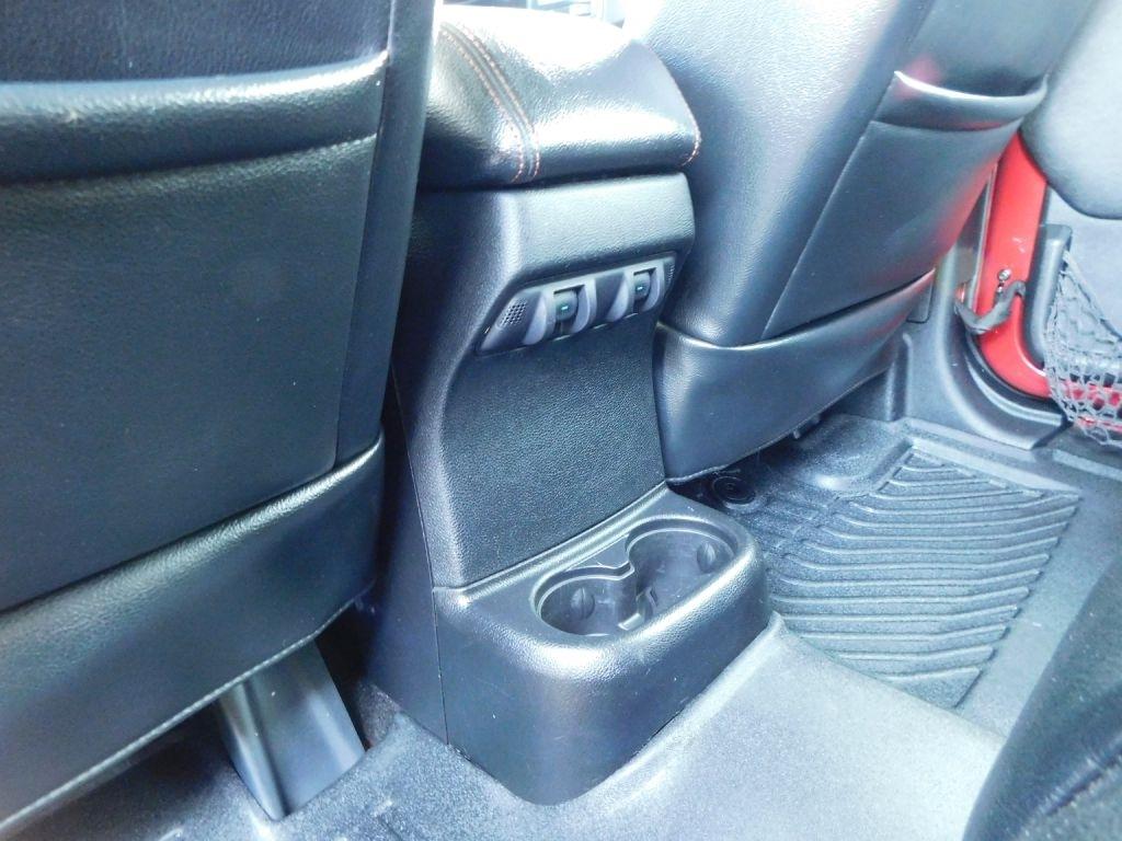 Jeep Wrangler Unlimited Sahara 4WD 2012