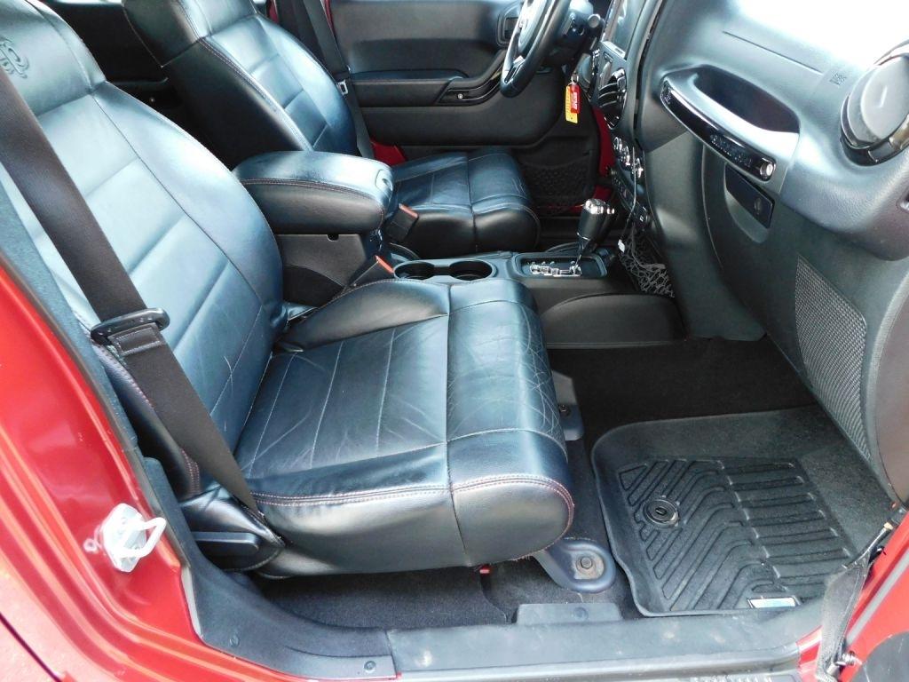 Jeep Wrangler Unlimited Sahara 4WD 2012