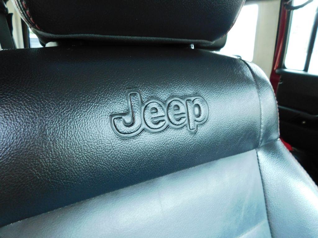 Jeep Wrangler Unlimited Sahara 4WD 2012