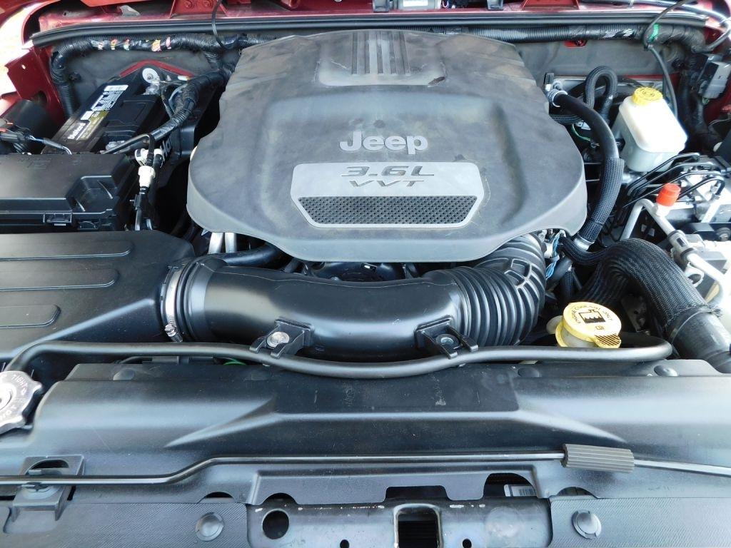 Jeep Wrangler Unlimited Sahara 4WD 2012