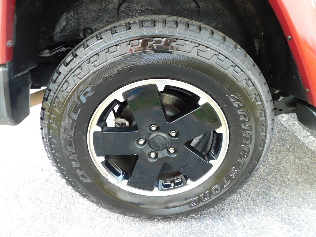 Jeep Wrangler Unlimited Sahara 4WD 2012