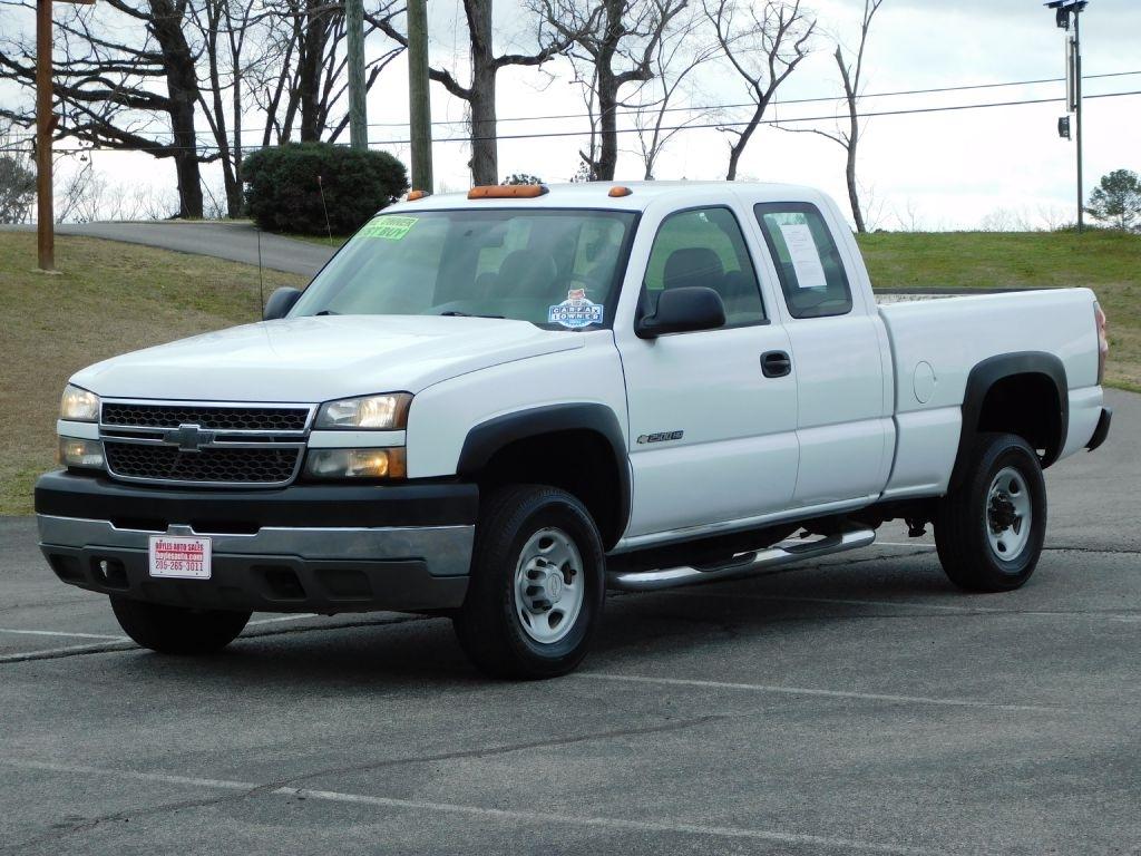 Chevrolet Silverado 2500HD Ext. Cab Long Bed 2WD 2005
