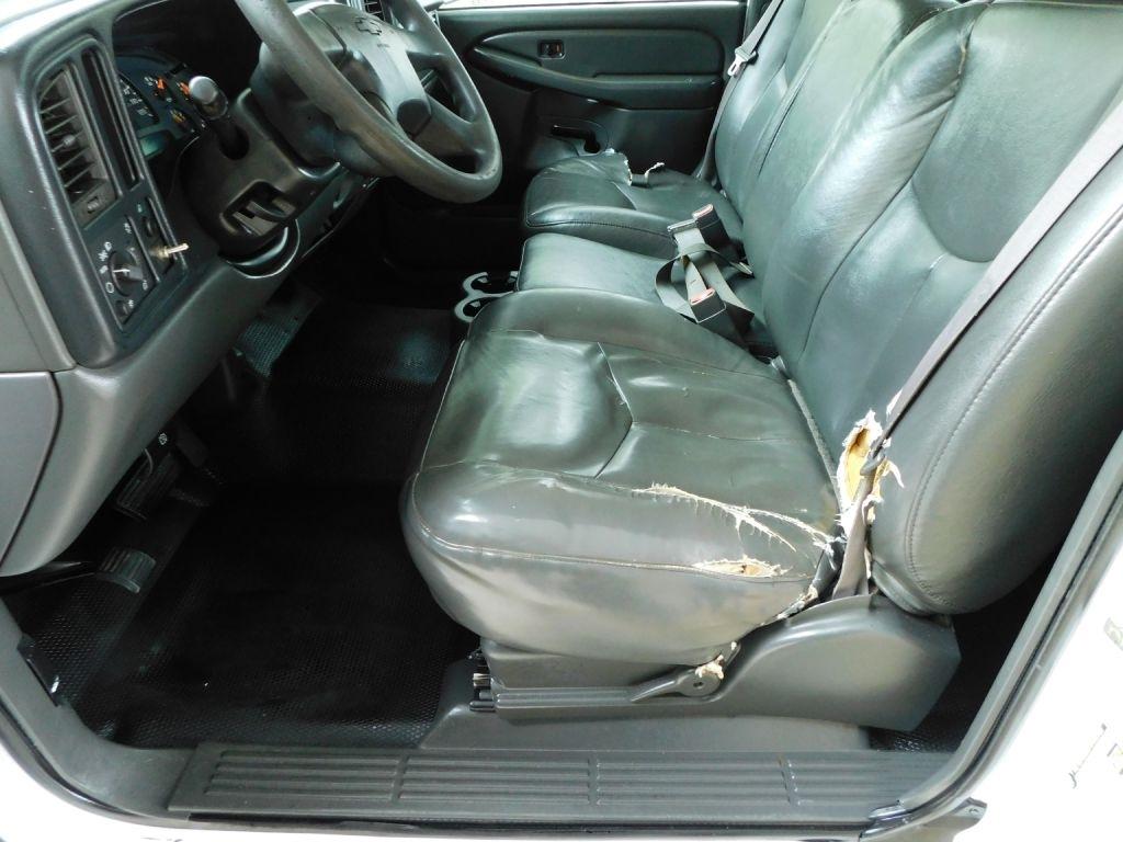 Chevrolet Silverado 2500HD Ext. Cab Long Bed 2WD 2005