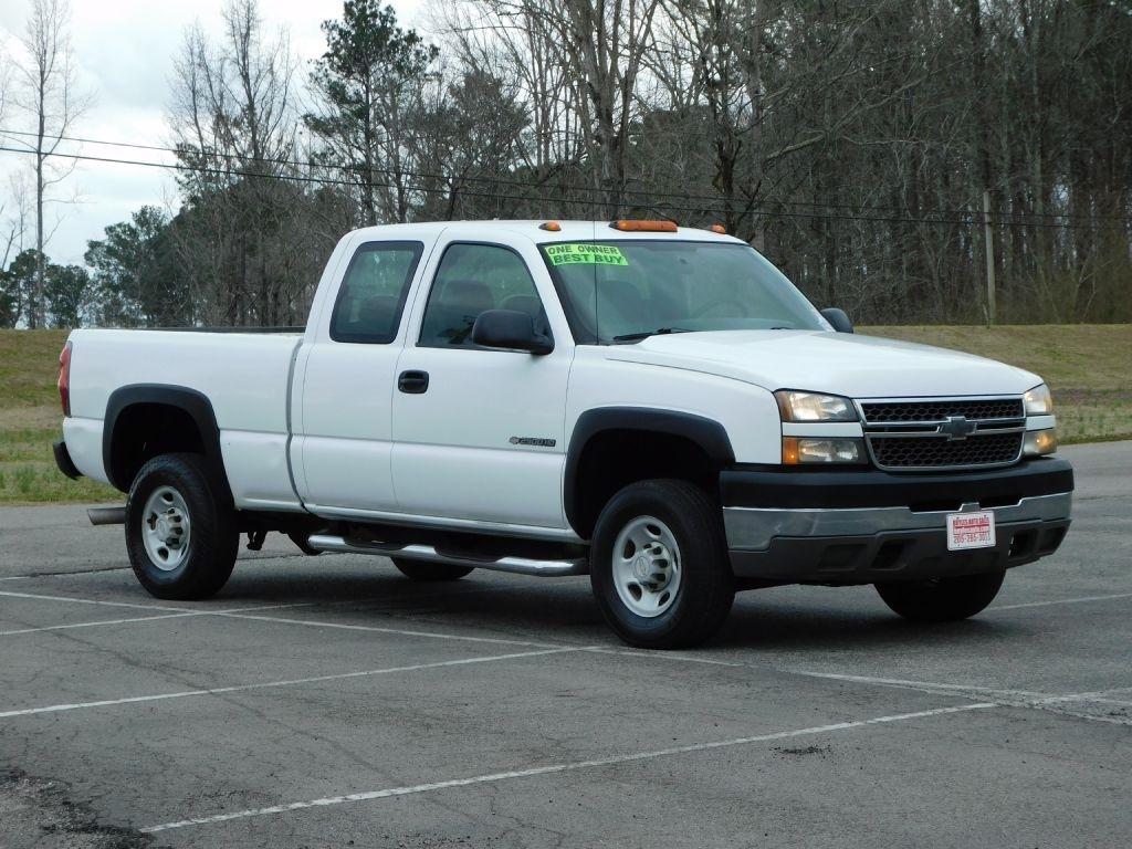 Chevrolet Silverado 2500HD LT Ext. Cab Long Bed 2WD 2005