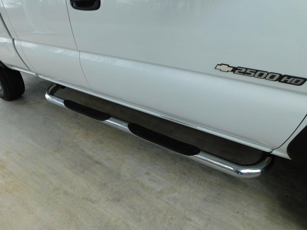 Chevrolet Silverado 2500HD LT Ext. Cab Long Bed 2WD 2005