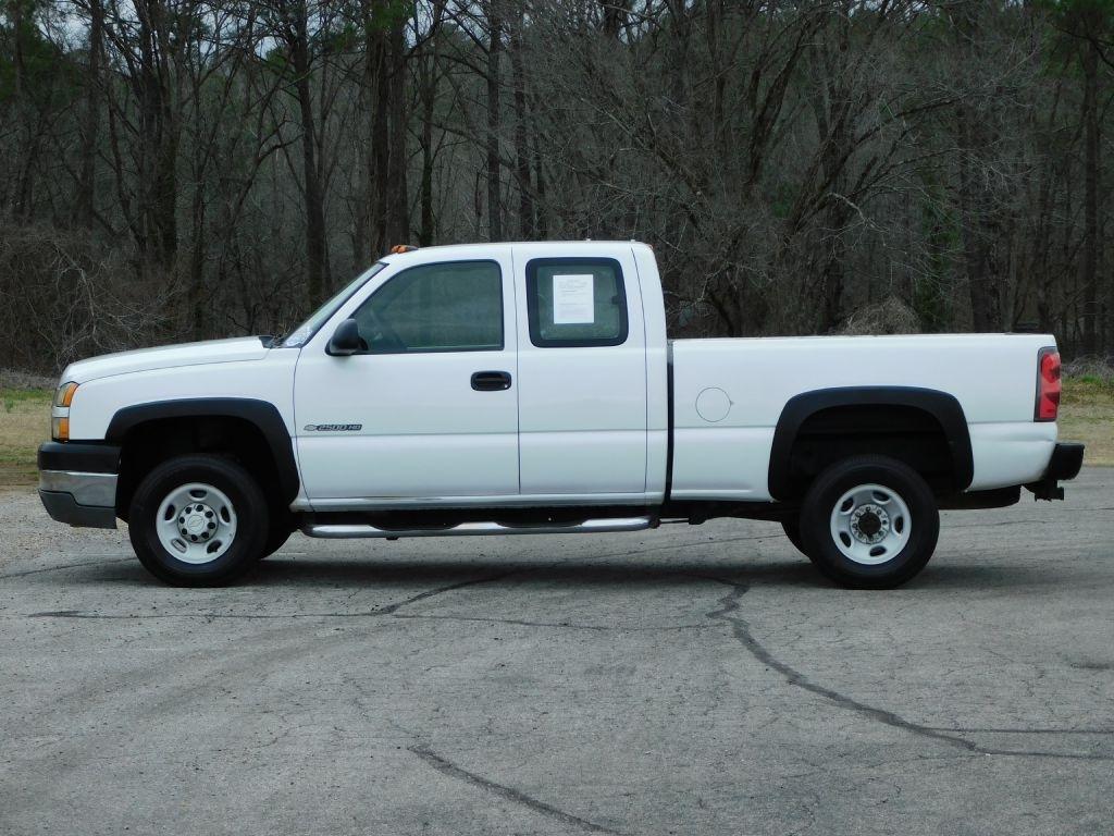 Chevrolet Silverado 2500HD LT Ext. Cab Long Bed 2WD 2005