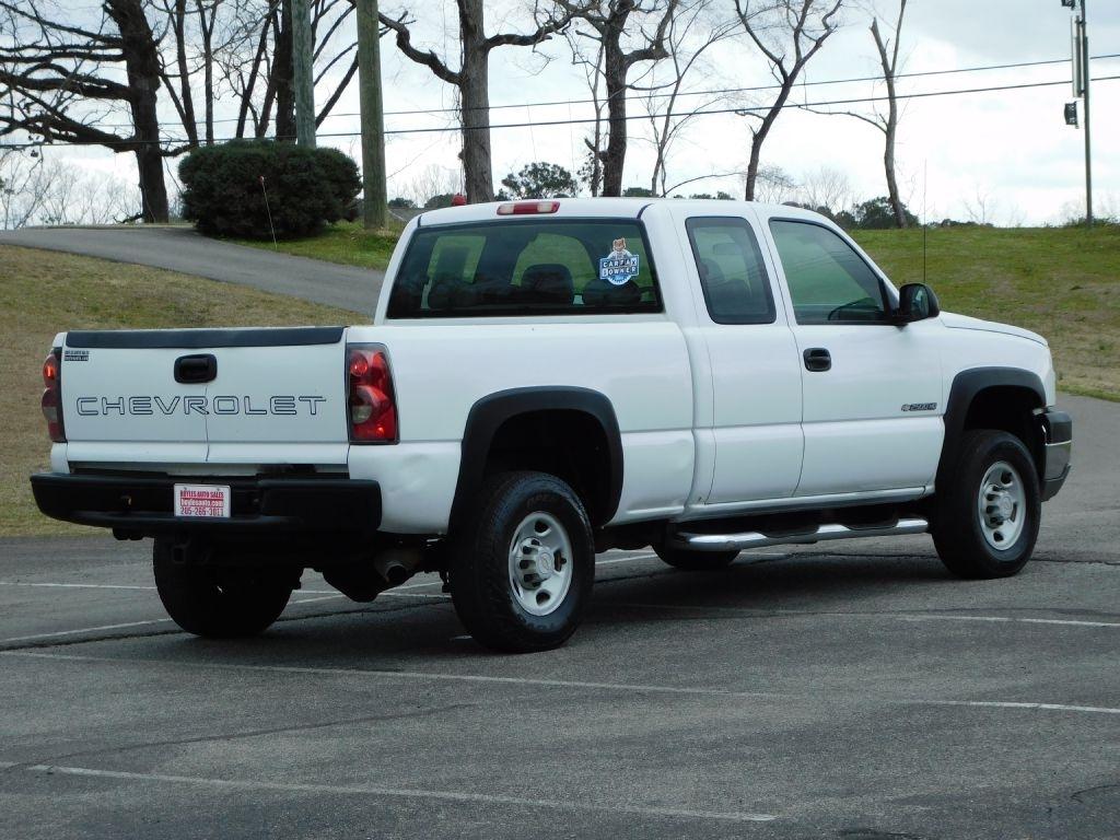 Chevrolet Silverado 2500HD LT Ext. Cab Long Bed 2WD 2005