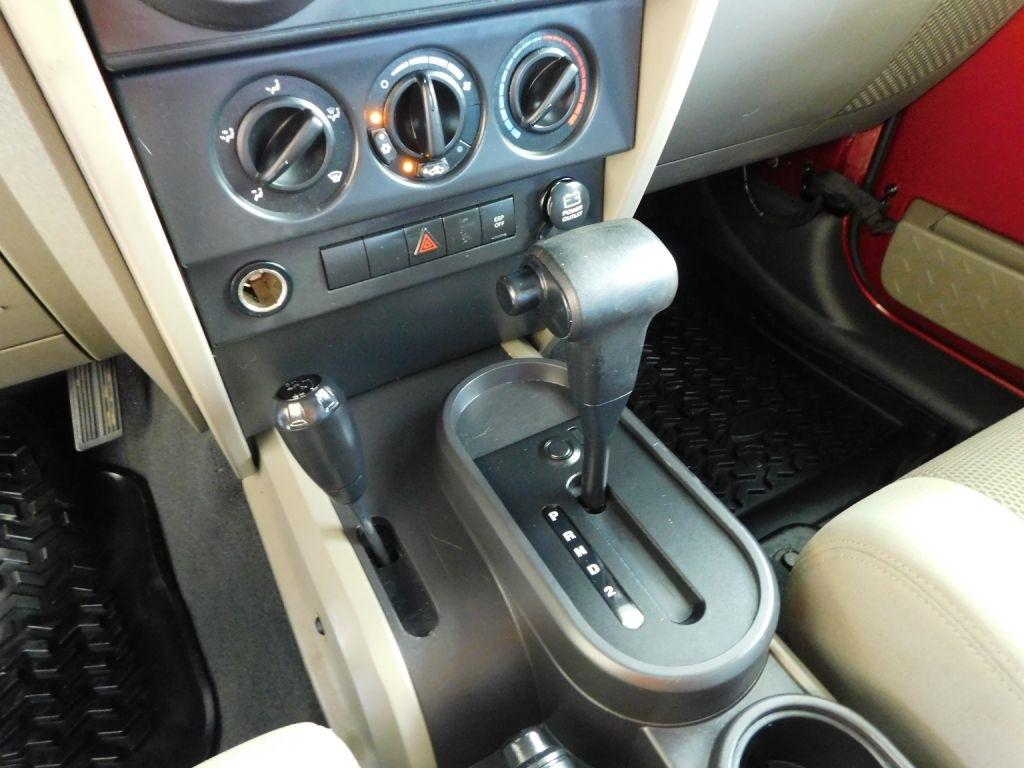 Jeep Wrangler Unlimited Sahara 4WD 2007