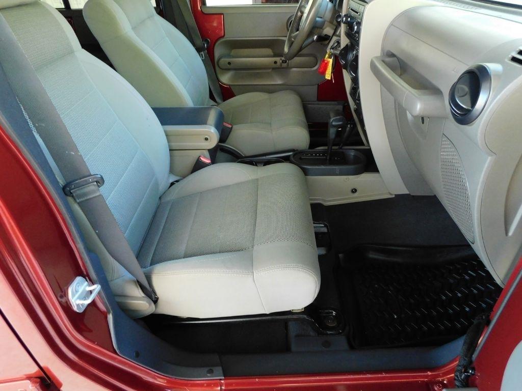 Jeep Wrangler Unlimited Sahara 4WD 2007