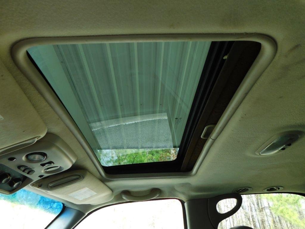 Chevrolet Tahoe 4WD 2003