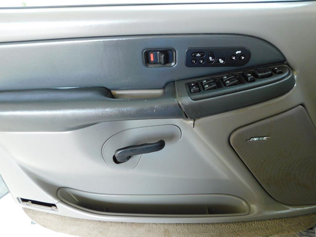 Chevrolet Tahoe 4WD 2003