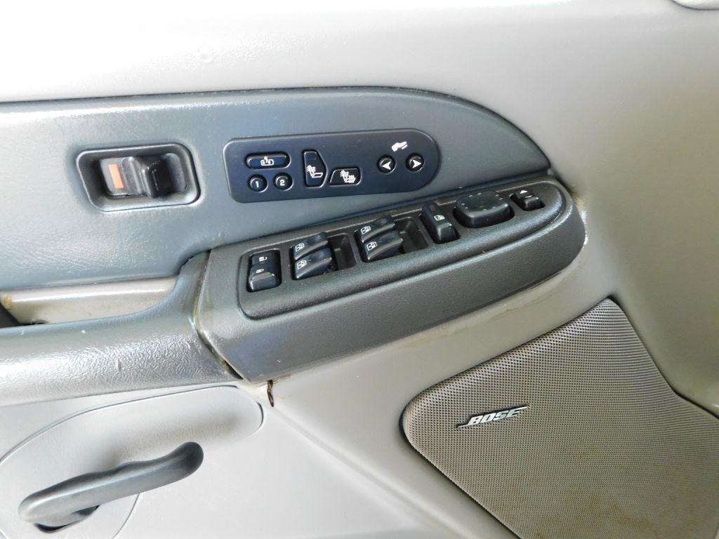 Chevrolet Tahoe 4WD 2003