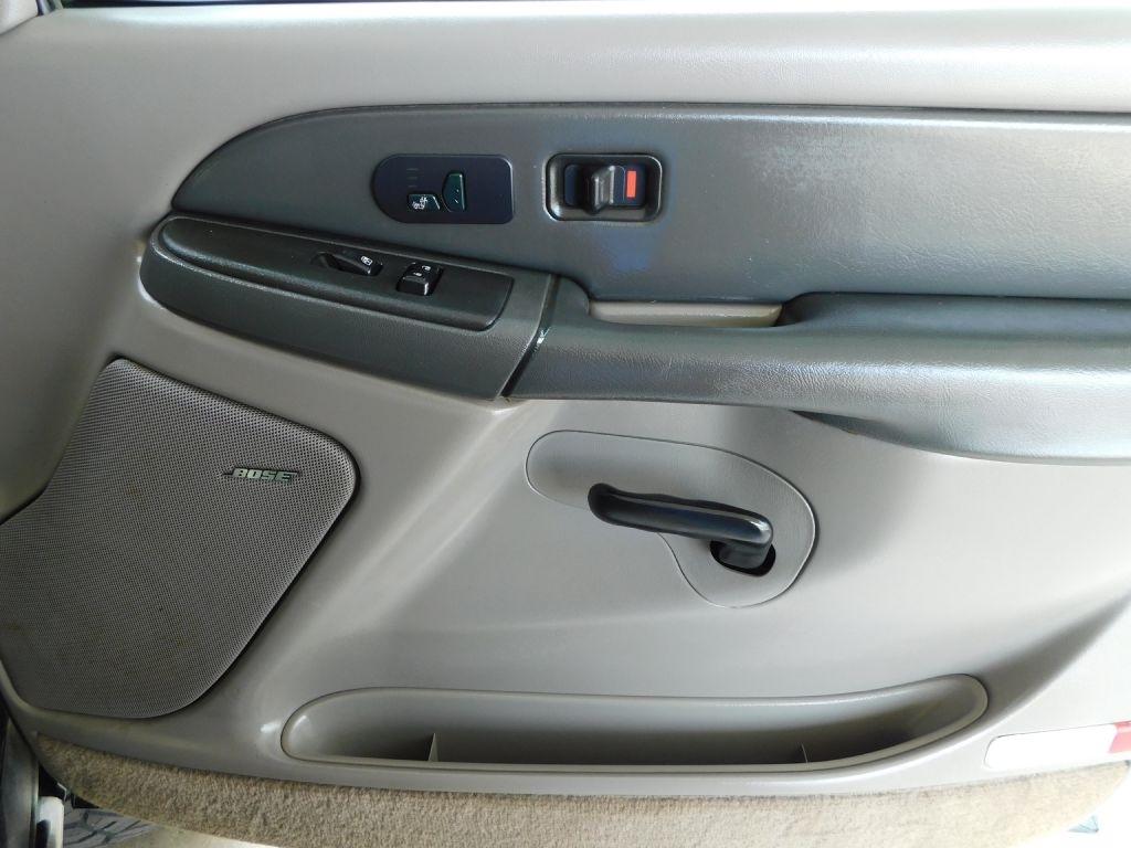 Chevrolet Tahoe 4WD 2003