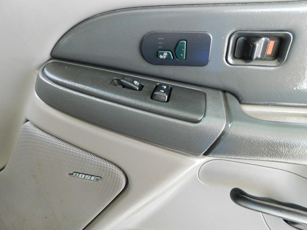 Chevrolet Tahoe 4WD 2003