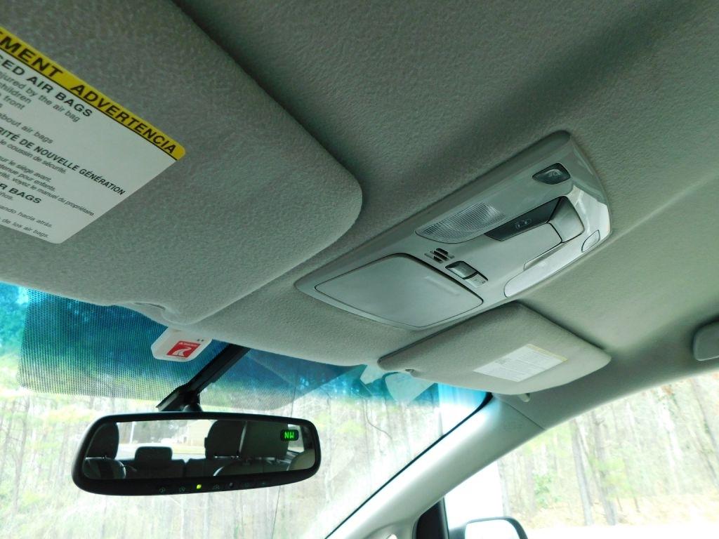 Toyota Sienna LE 8-Pass V6 2011