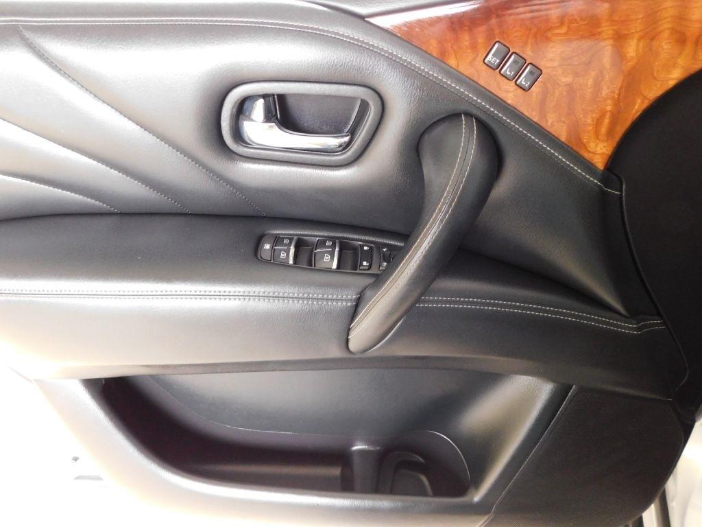 Infiniti QX80 2WD 2017