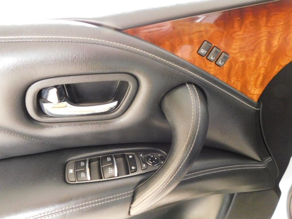 Infiniti QX80 2WD 2017