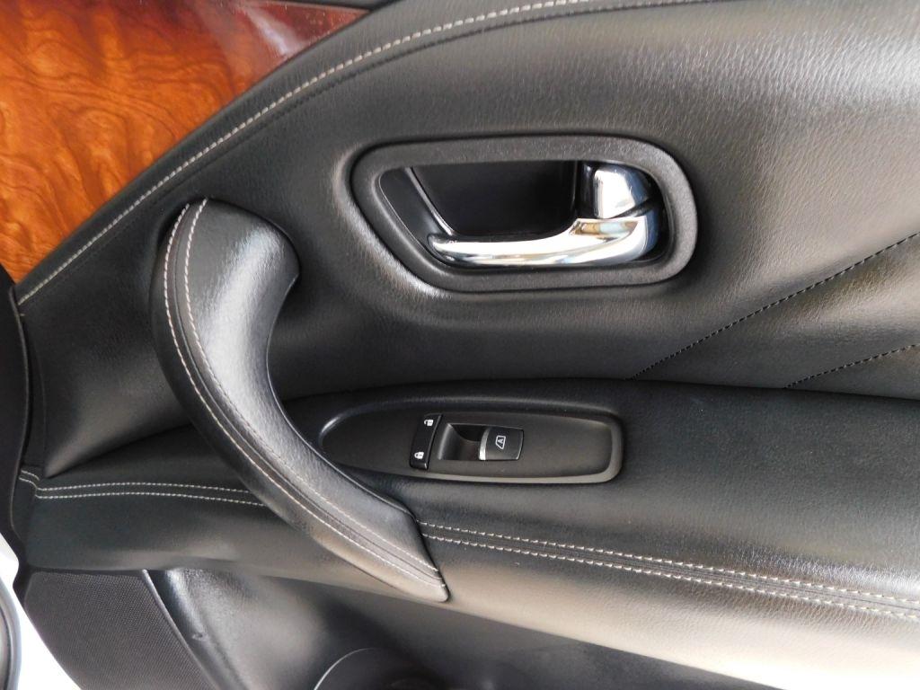 Infiniti QX80 2WD 2017