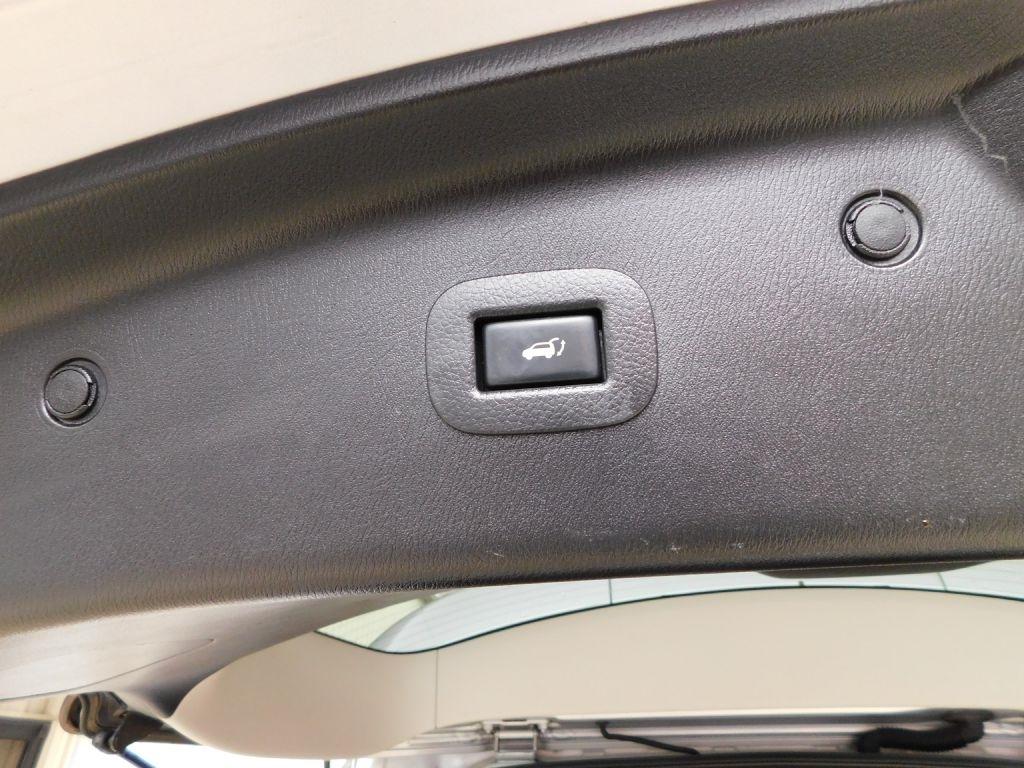 Infiniti QX80 Base 4D SUV RWD 2017