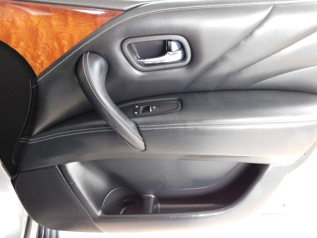 Infiniti QX80 Base 4D SUV RWD 2017