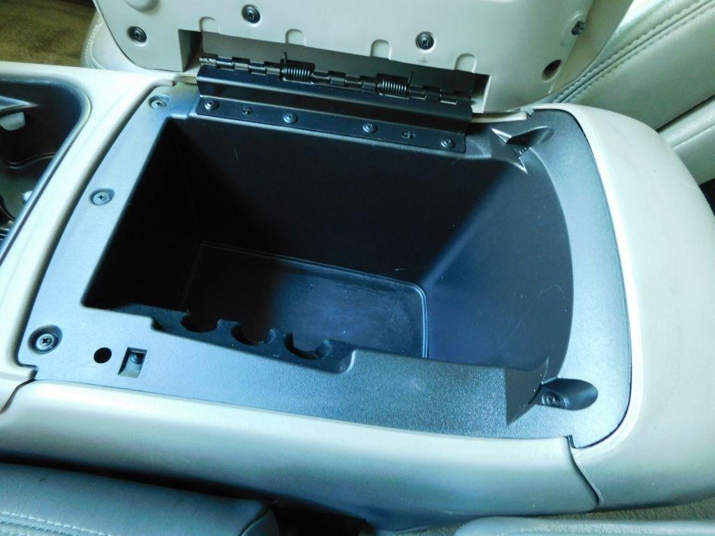 Chevrolet Tahoe 4WD 2004