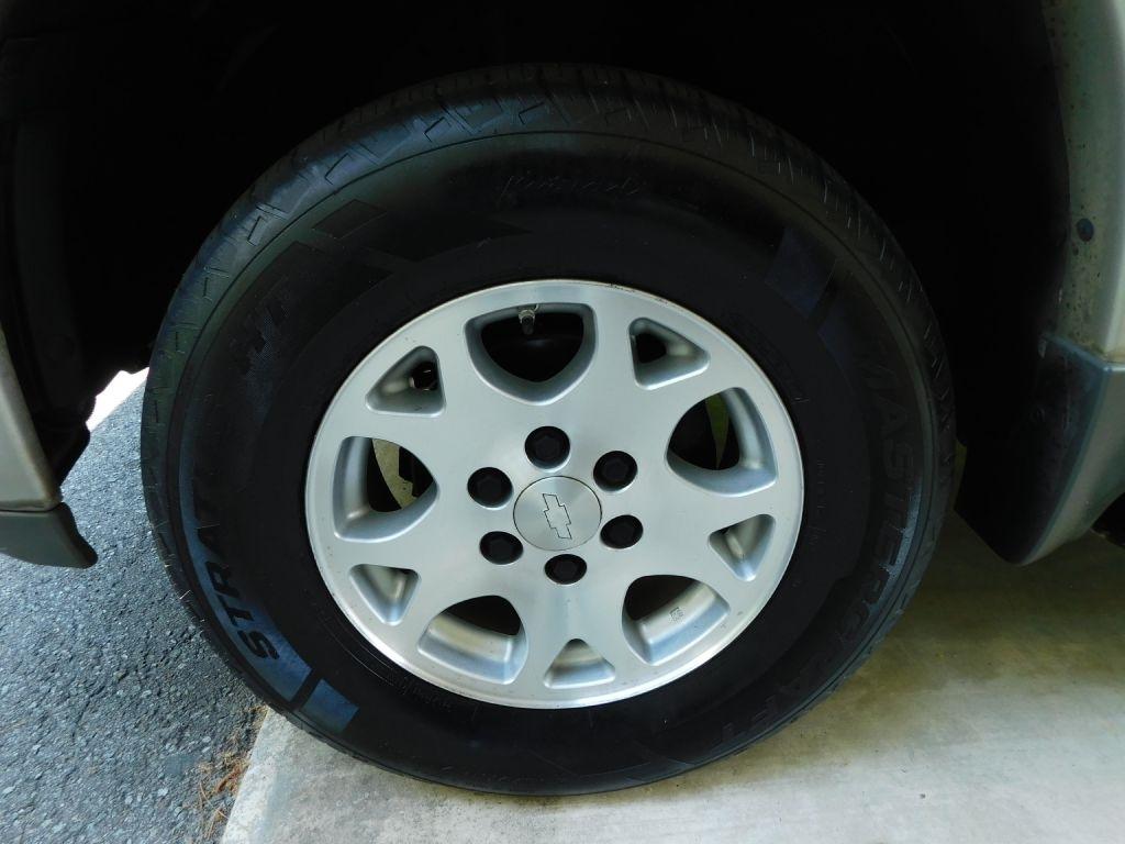 Chevrolet Tahoe 4WD 2004