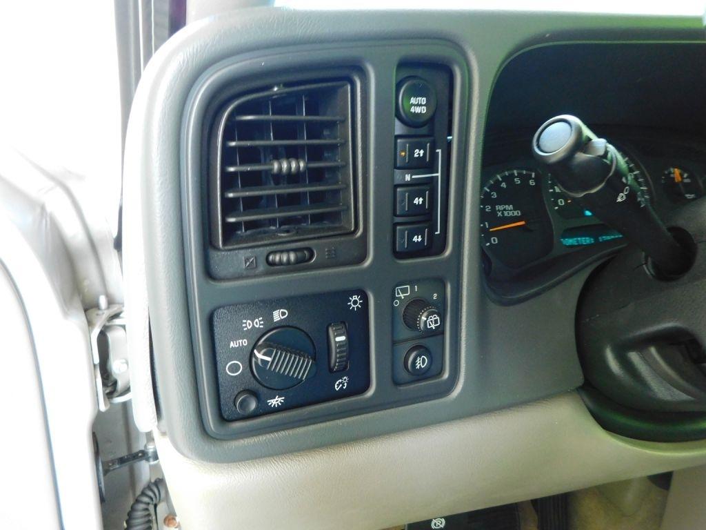 Chevrolet Tahoe Z71 4D SUV 4WD 2004