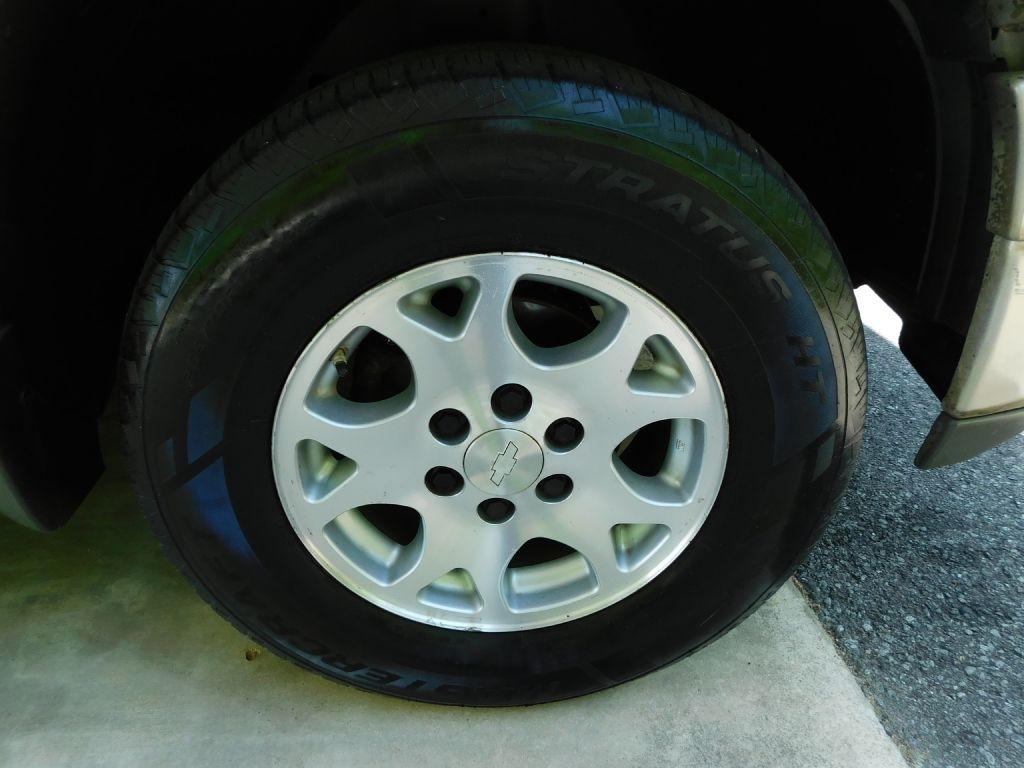 Chevrolet Tahoe Z71 4D SUV 4WD 2004